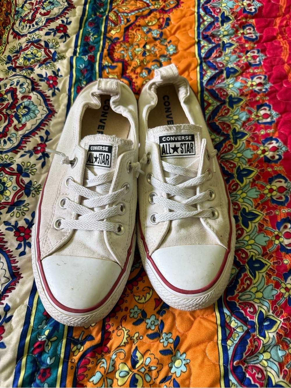 Converse ladies White Low-Top Sneakers with Red Accent